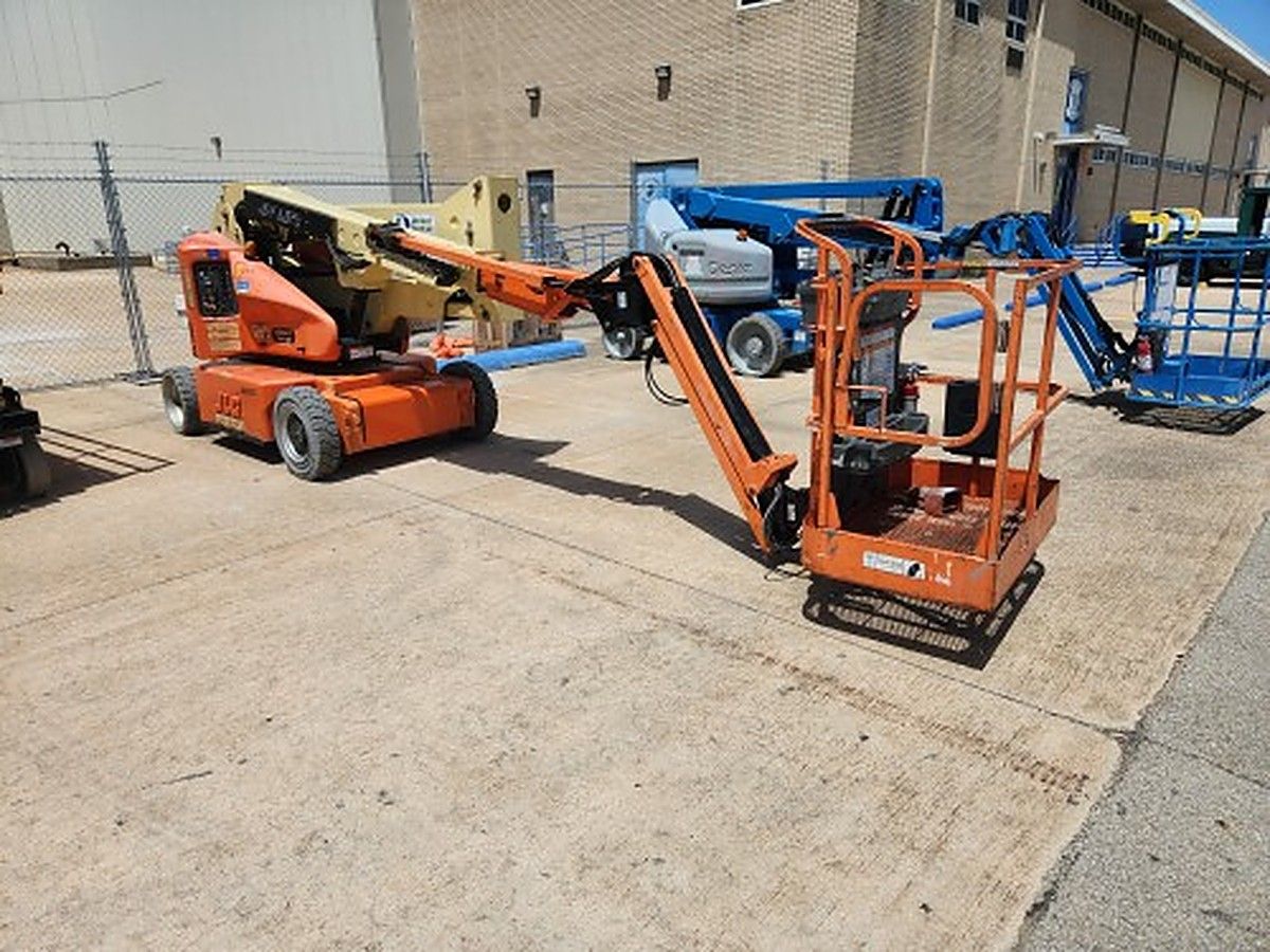 JLG E400AJPN photo 4
