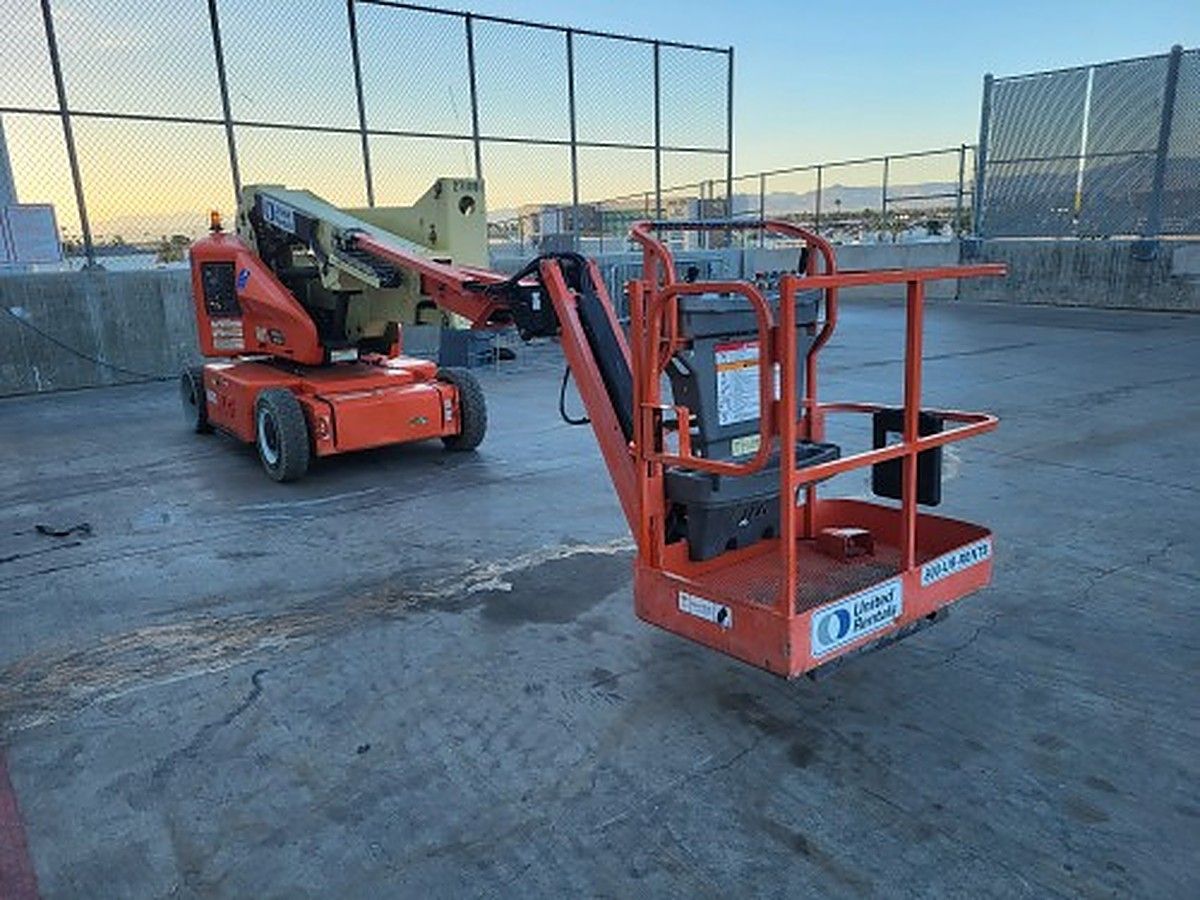 JLG E400AJPN photo 2