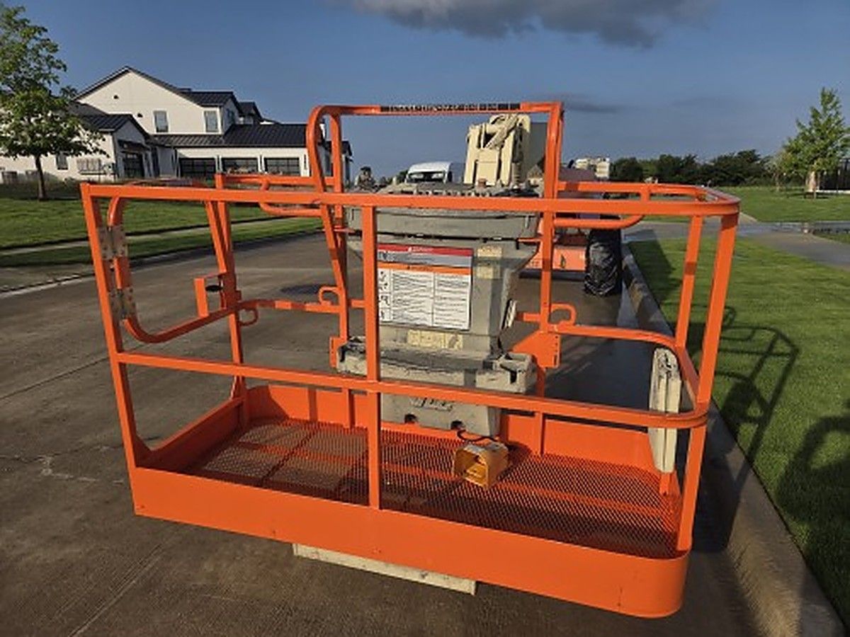 JLG M600JP photo 10