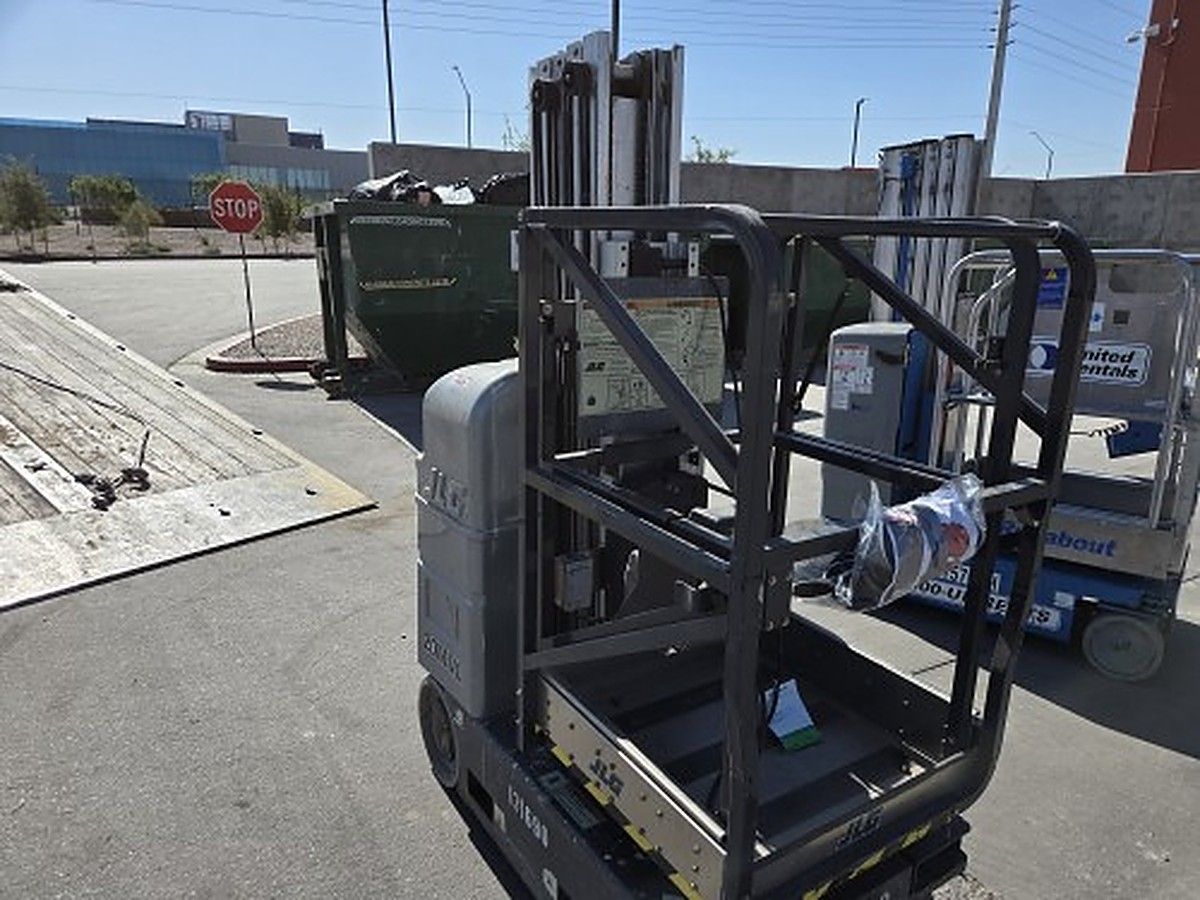 JLG 20MVL photo 2