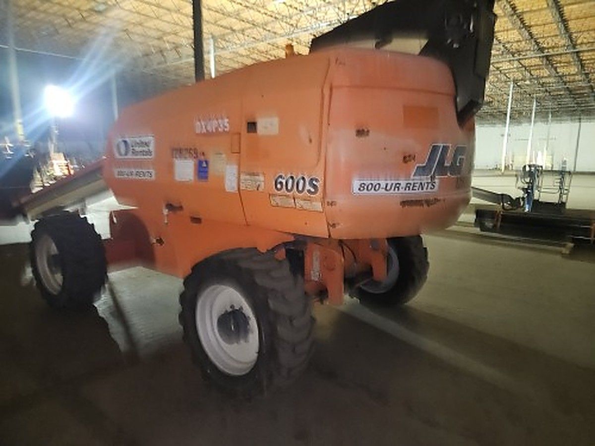 JLG 600S photo 2
