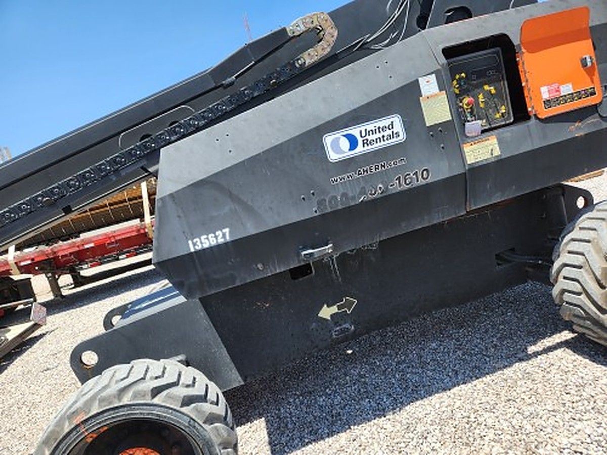 JLG 800S photo 9