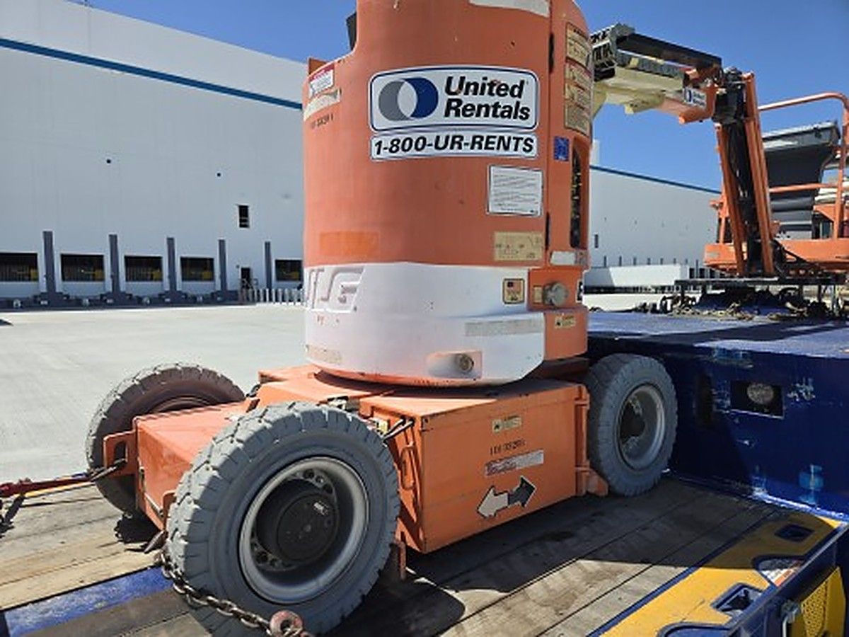 JLG E300AJP photo 5