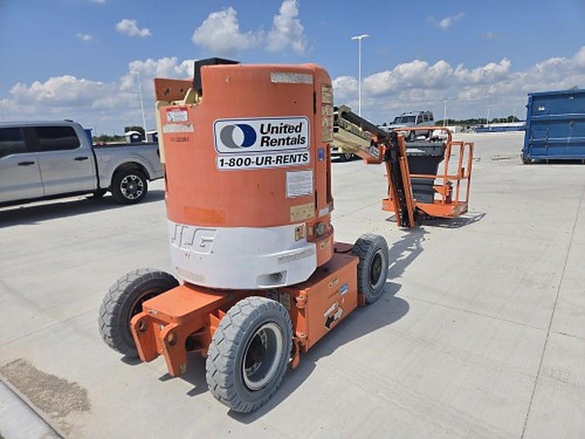 JLG E300AJP photo 6