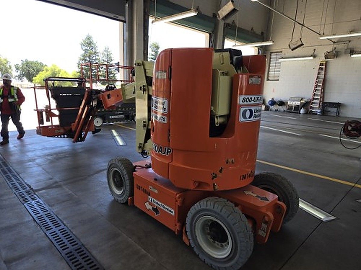 JLG E300AJP photo 3
