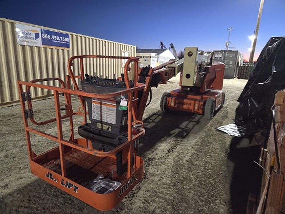 JLG E400AJPN photo 2