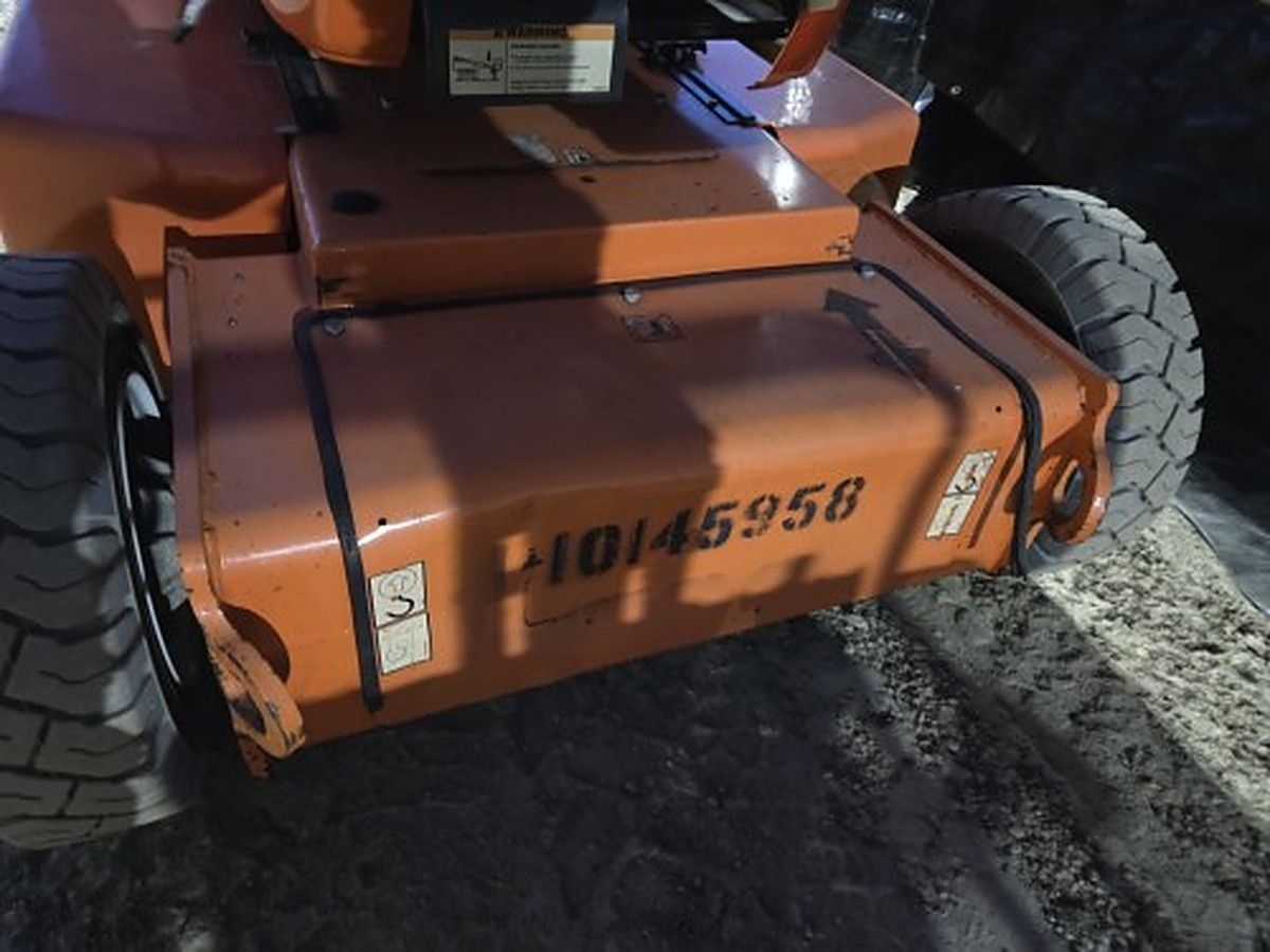 JLG E400AJPN photo 4
