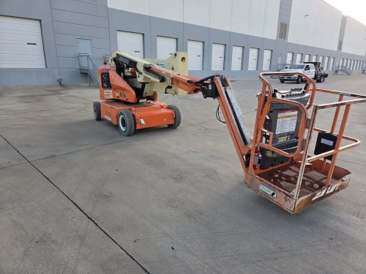 JLG E400AJPN photo 3