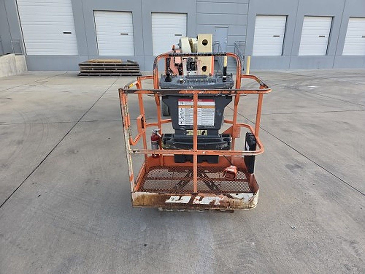 JLG E400AJPN photo 4