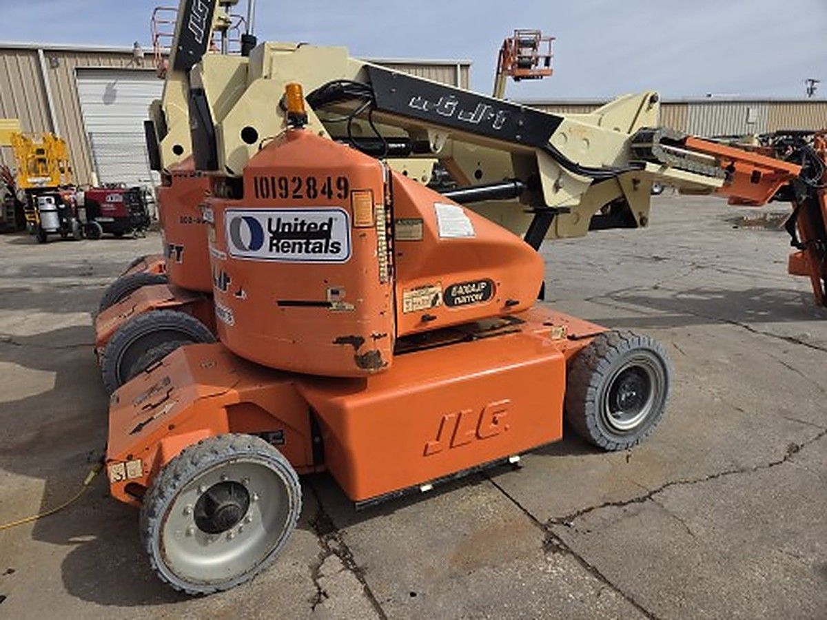 JLG E400AJPN photo 2