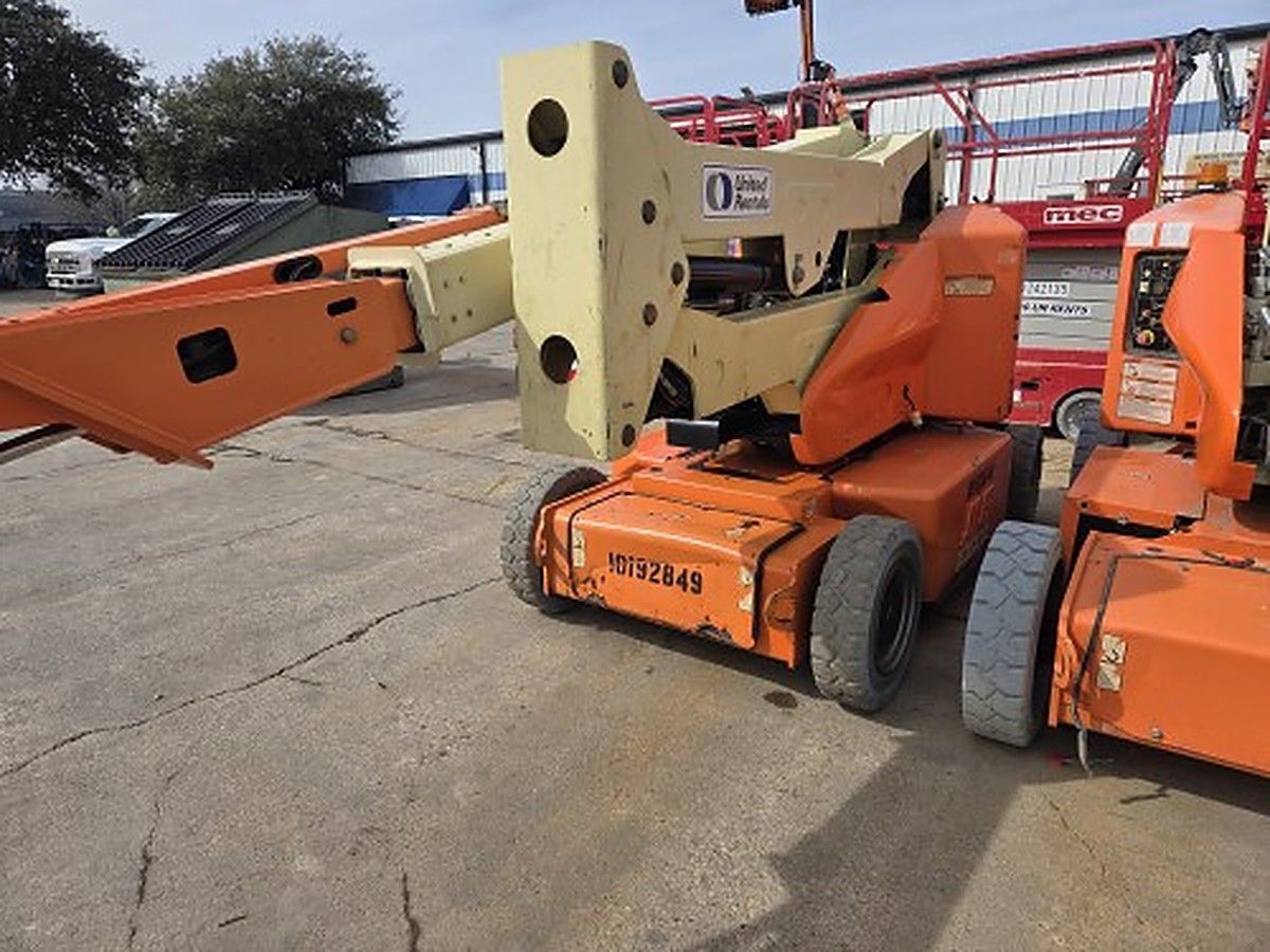 JLG E400AJPN photo 4