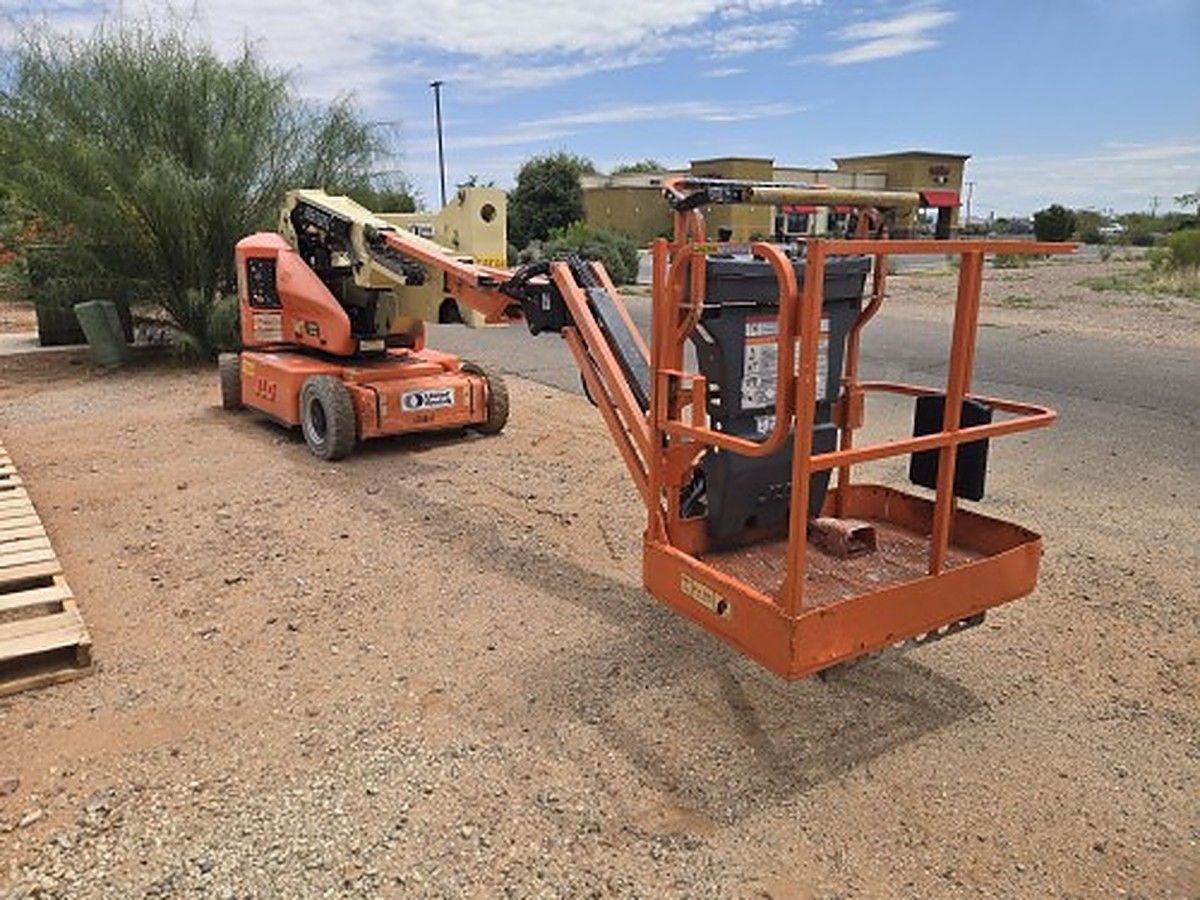 JLG E400AJPN photo 2