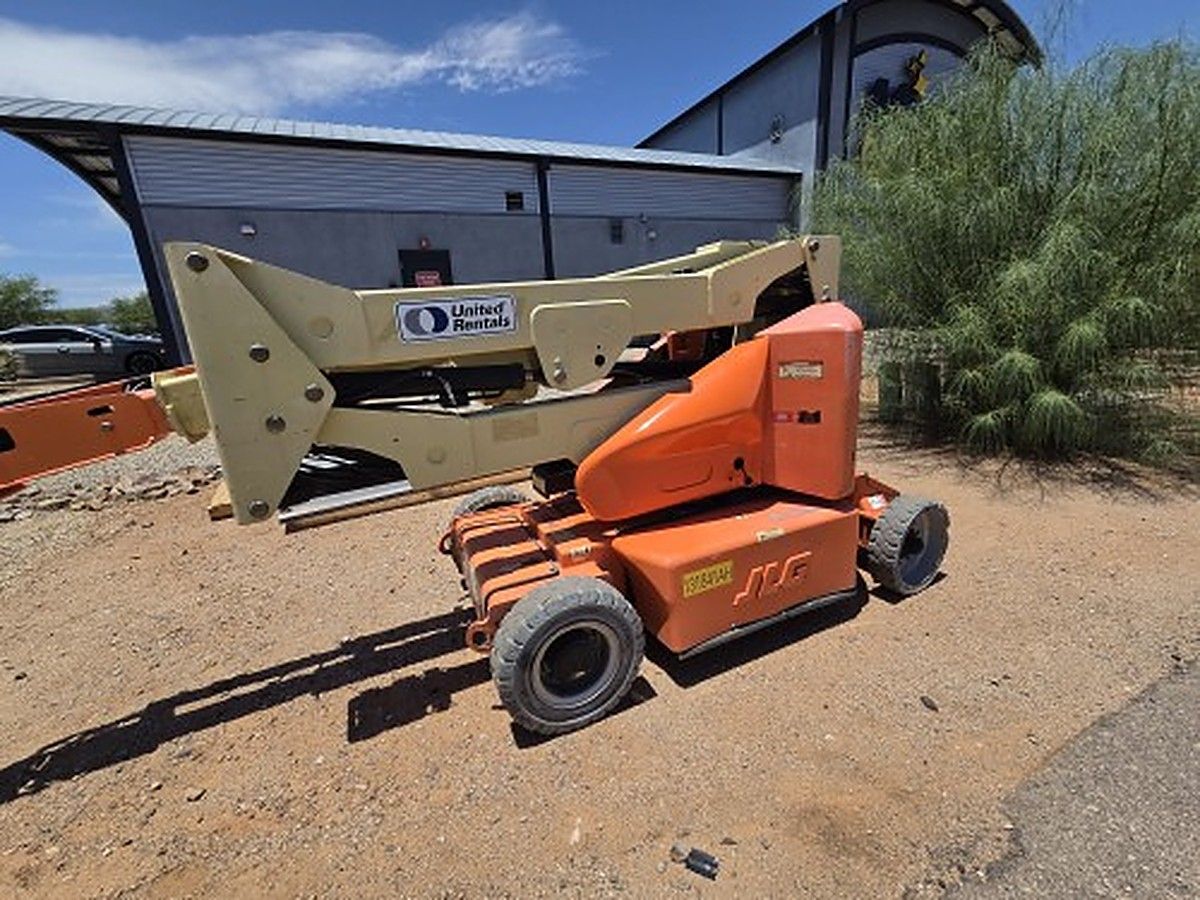 JLG E400AJPN photo 11