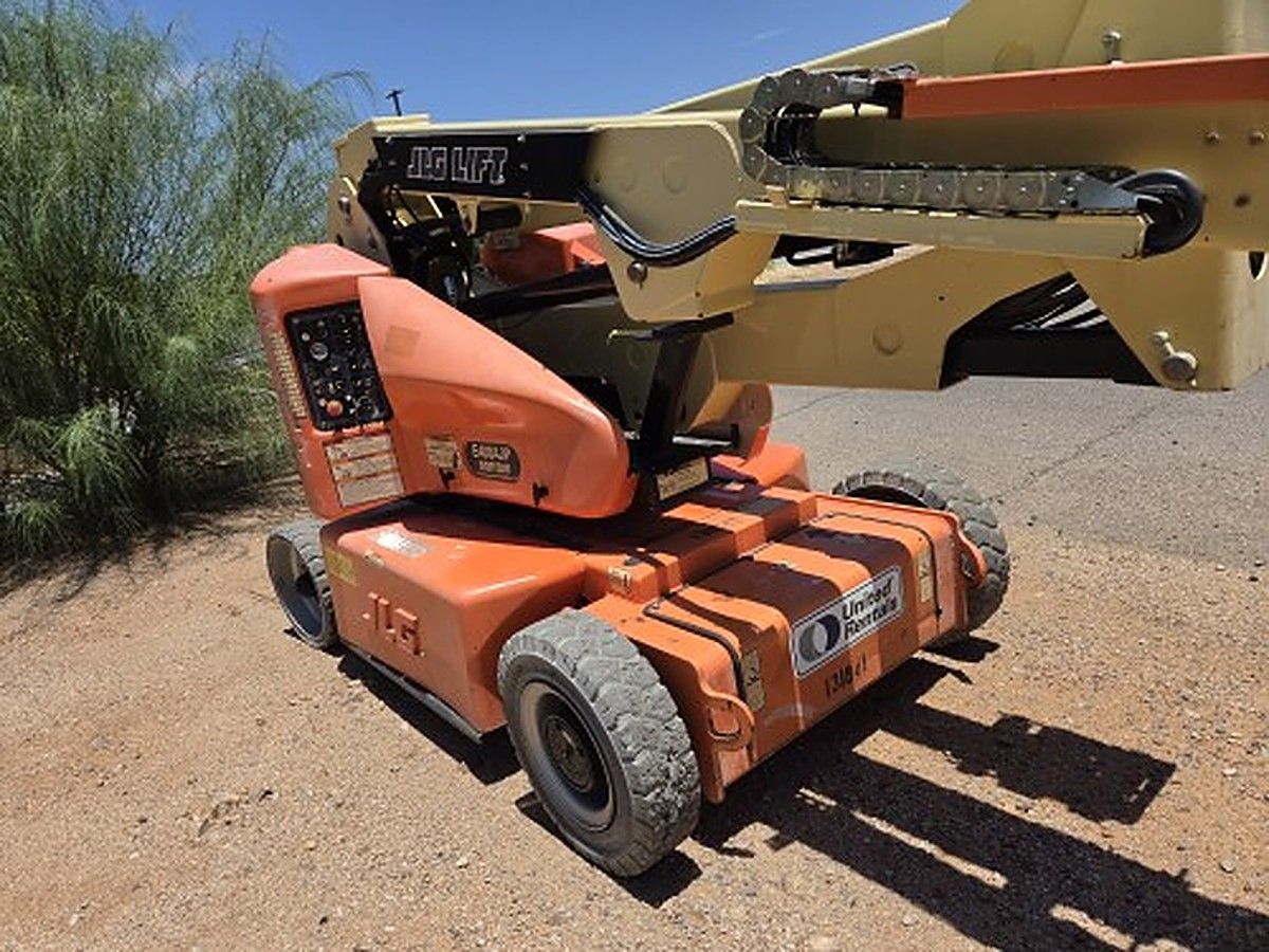 JLG E400AJPN photo 12
