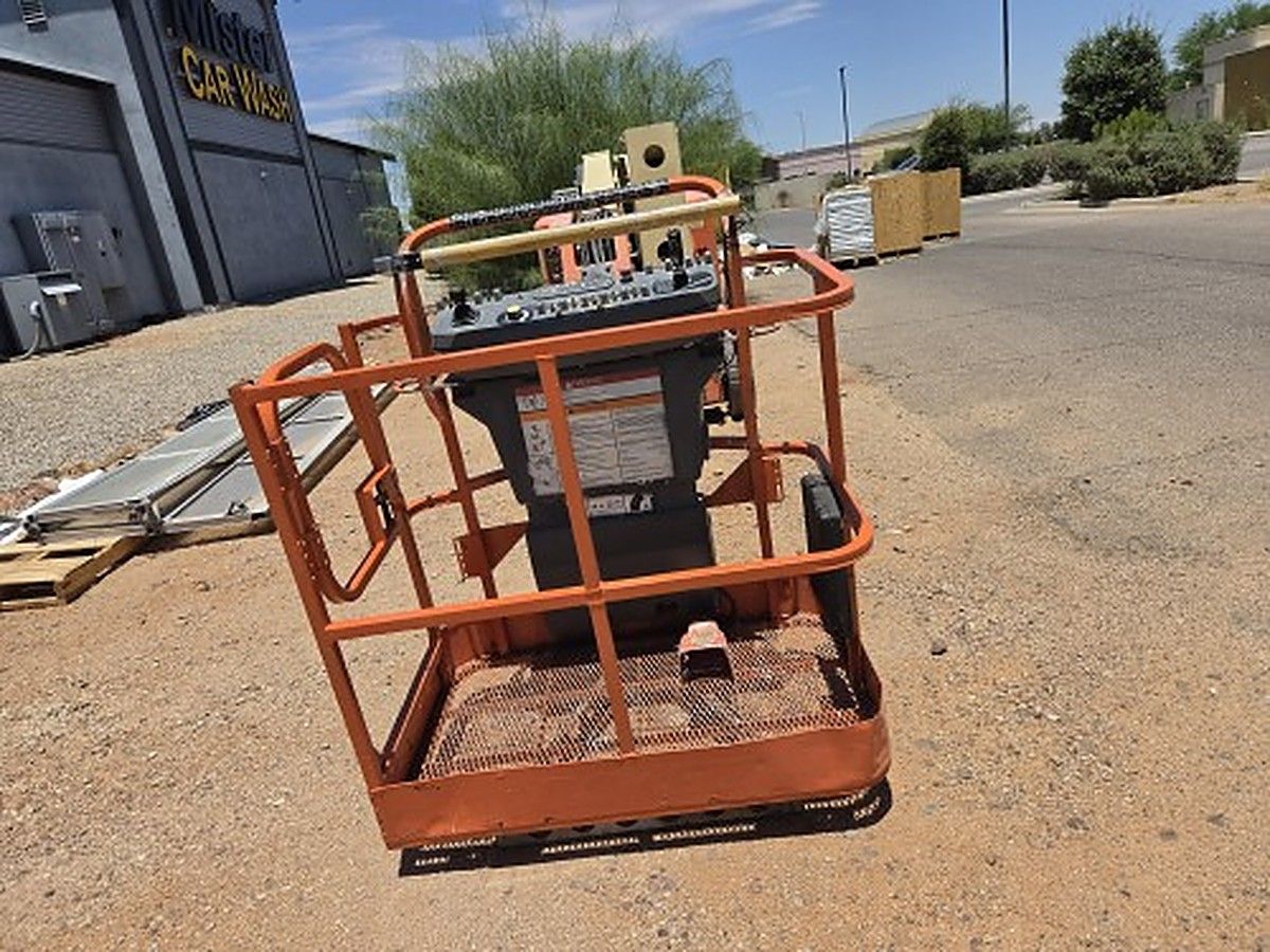 JLG E400AJPN photo 13