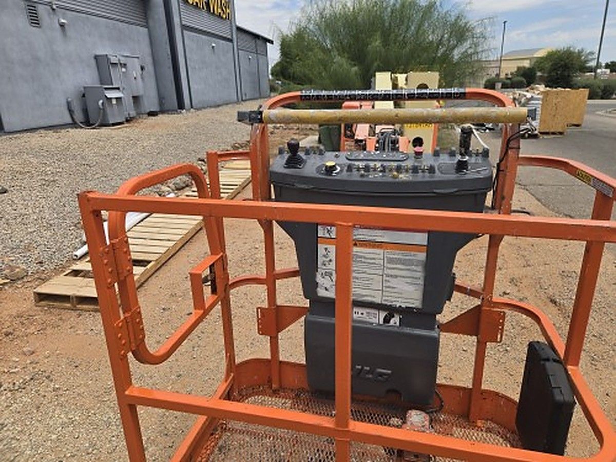 JLG E400AJPN photo 4