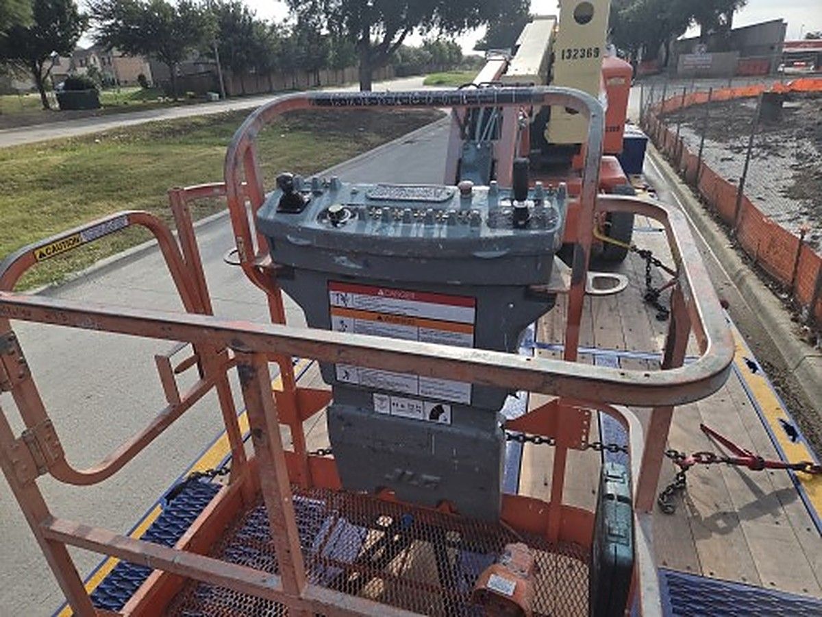 JLG E400AJPN photo 4