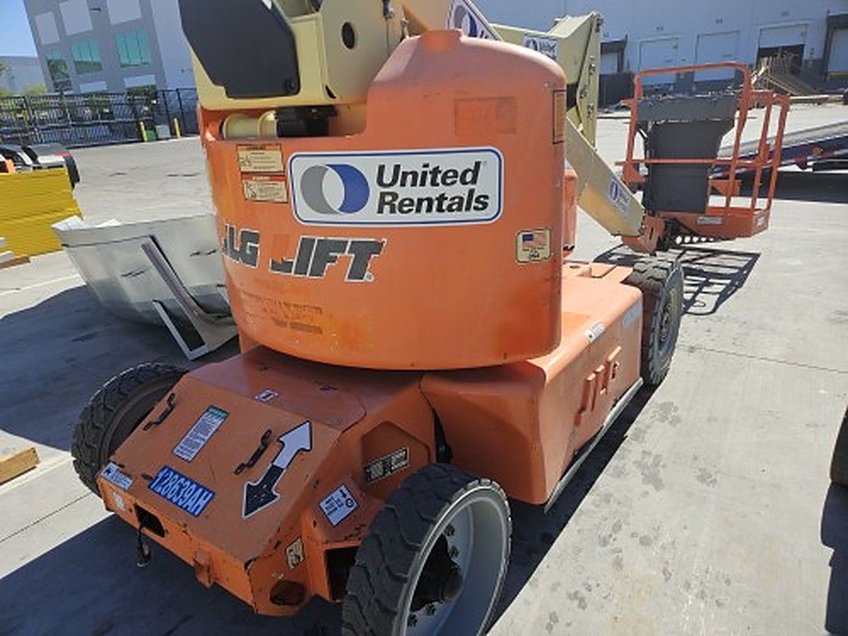 JLG E400AN photo 4