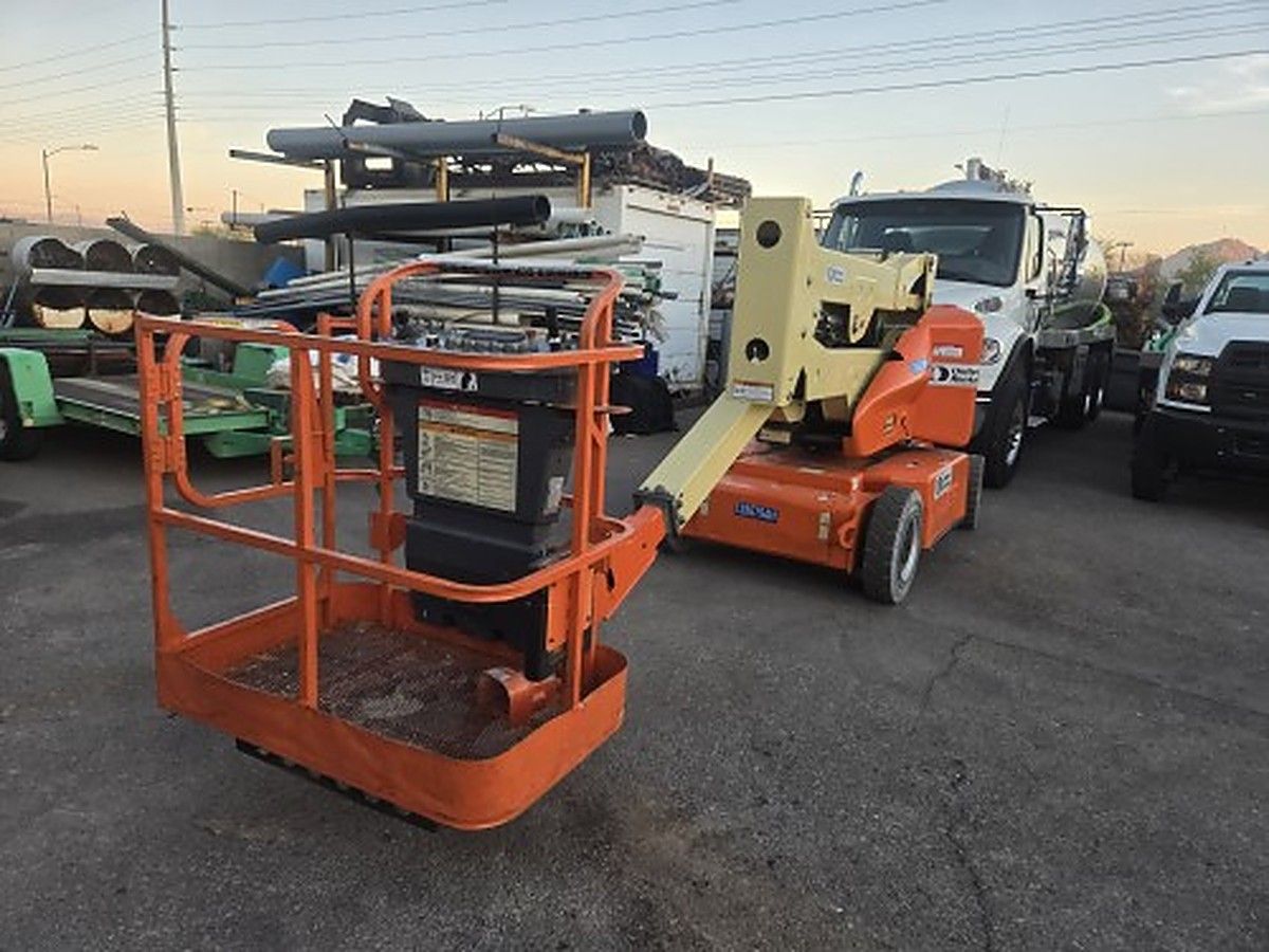 JLG E400AN photo 2