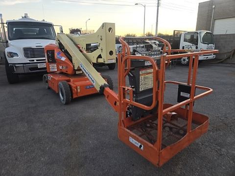 2013 JLG E400AN for sale