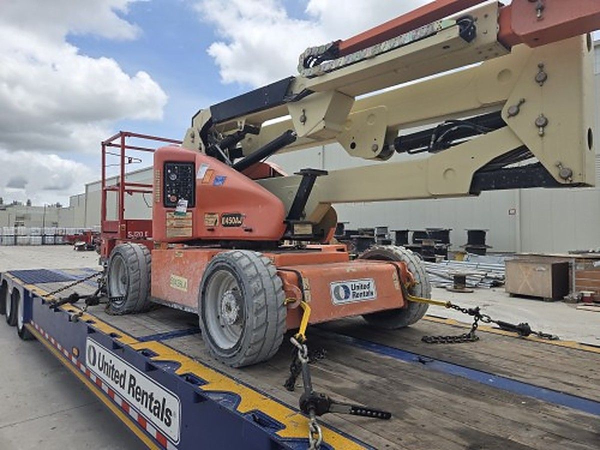 JLG E450AJ photo 4
