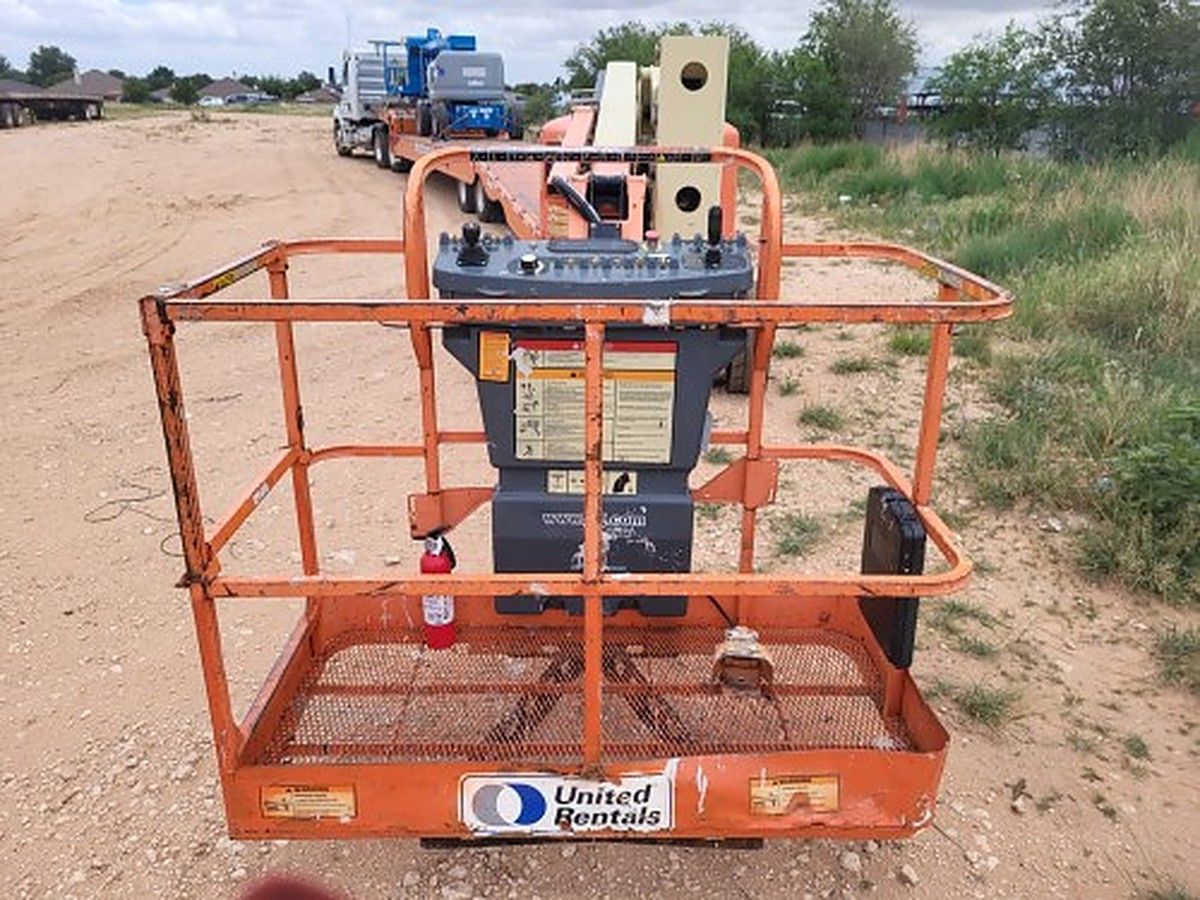 JLG E450AJ photo 5