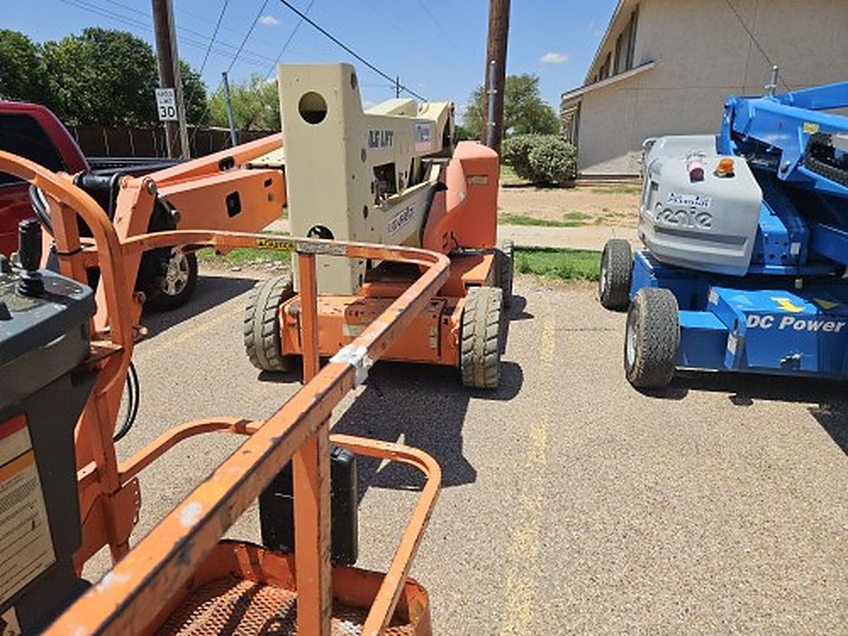 JLG E450AJ photo 8