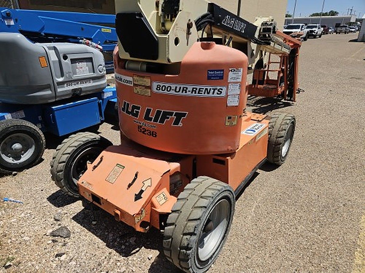 JLG E450AJ photo 9