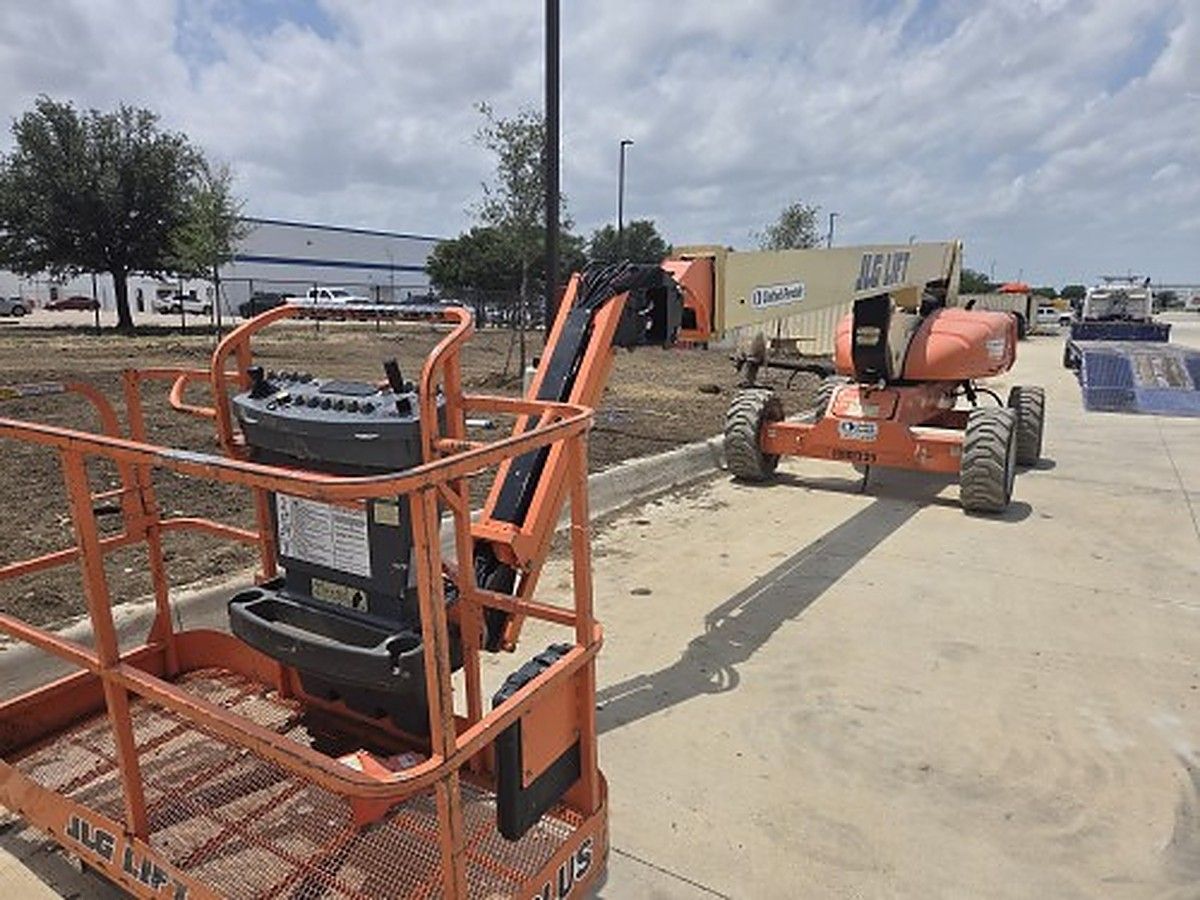 JLG M600JP photo 7