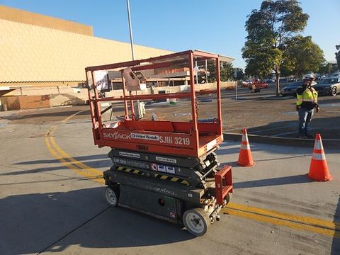 2013 SKYJACK SJIII3219 Scissor Lift 19' Electric