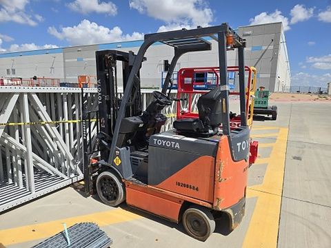 2013 TOYOTA 8FBCU20 Forklift Whse 4000# Electric
