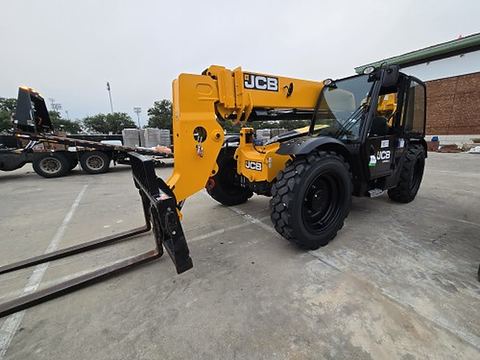 2013 XTREME XR842 Forklift Variable Reach 8000# 40-49'