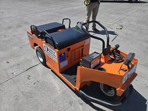2014 COLUMBIA EX21-T-24 Industrial Electric Cart 3 Wheeled
