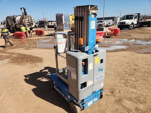 2014 GENIE GR-20 Vertical Lift 18-20' Elec Self Propelled