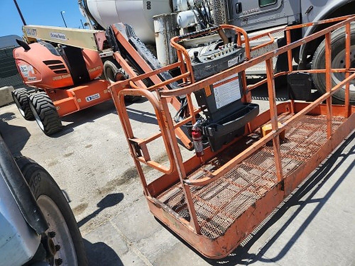 JLG 600AJ photo 11