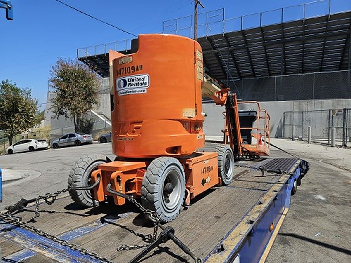 JLG E300AJP photo 6