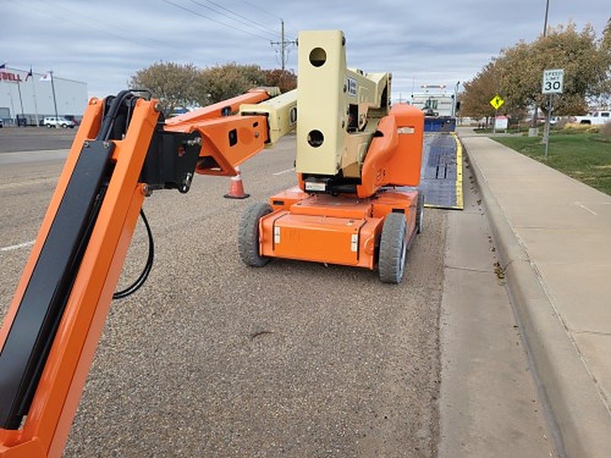 JLG E400AJPN photo 4