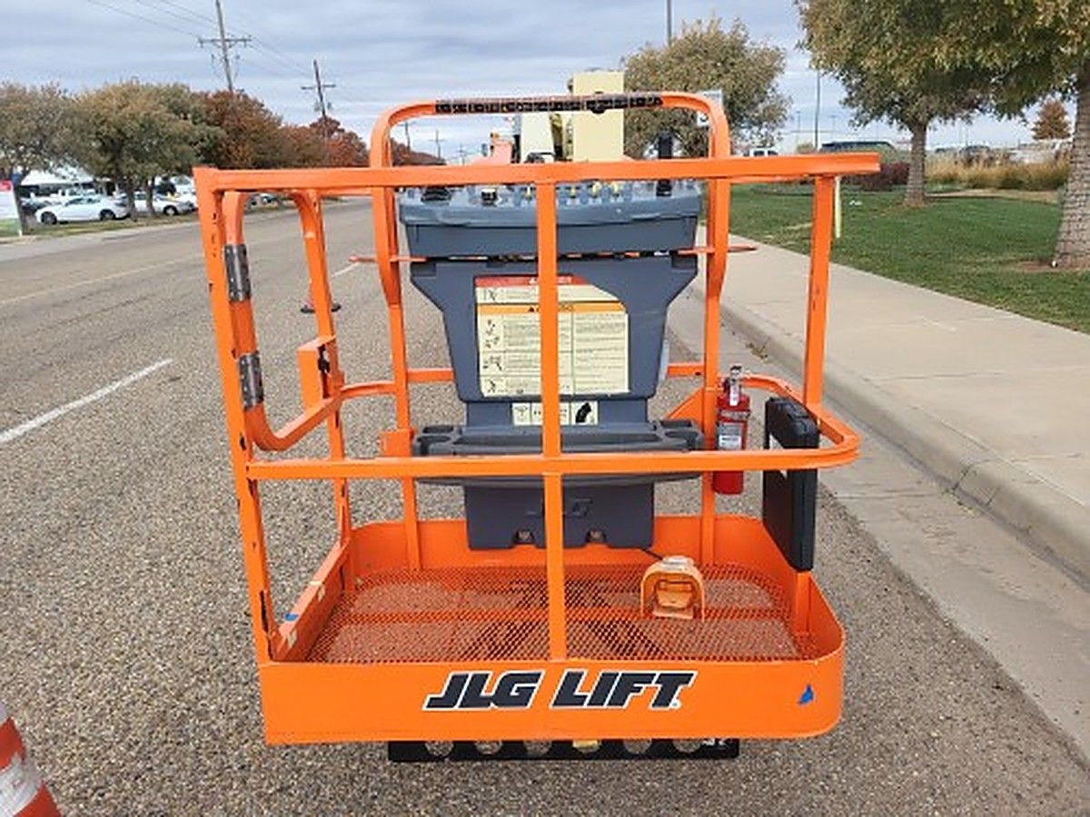 JLG E400AJPN photo 8
