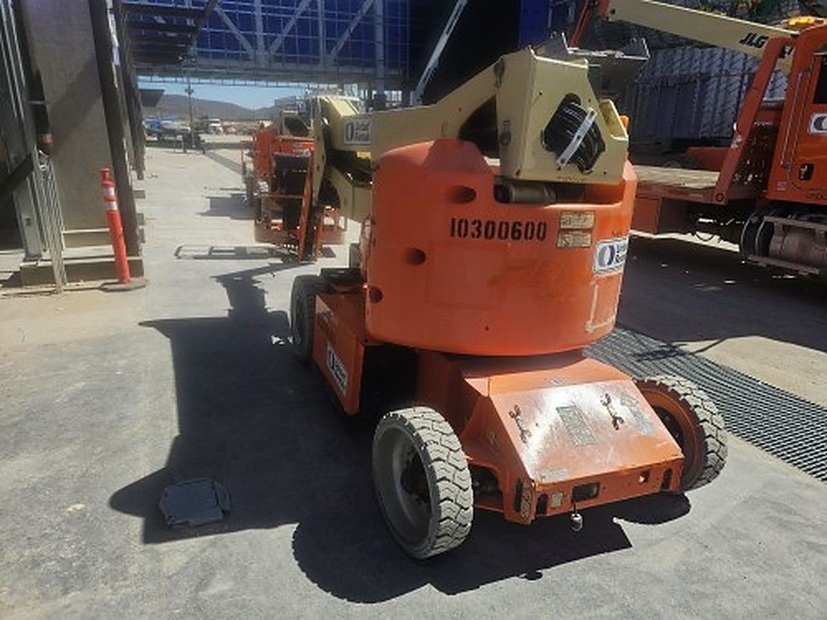 JLG E400AJPN photo 5