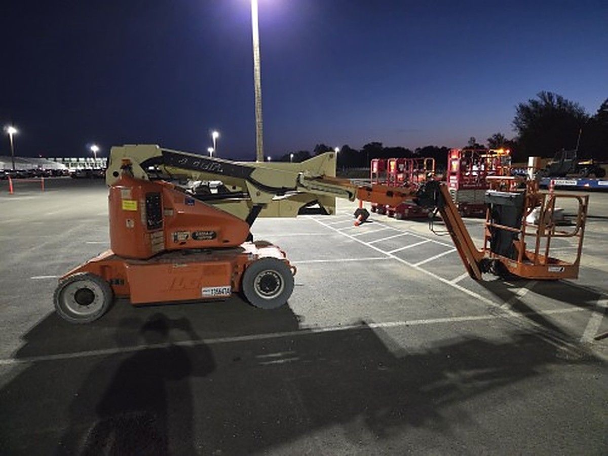JLG E400AJPN photo 12