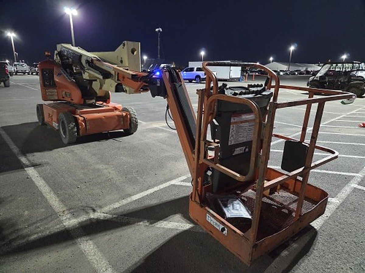 JLG E400AJPN photo 14