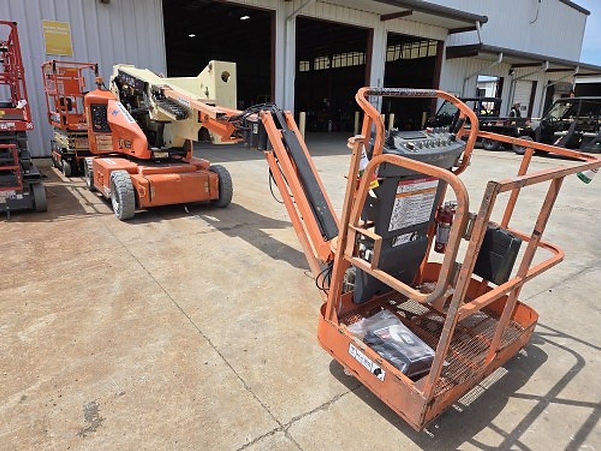 JLG E400AJPN photo 4