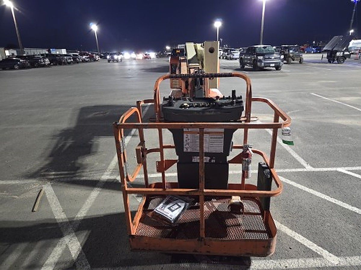 JLG E400AJPN photo 9