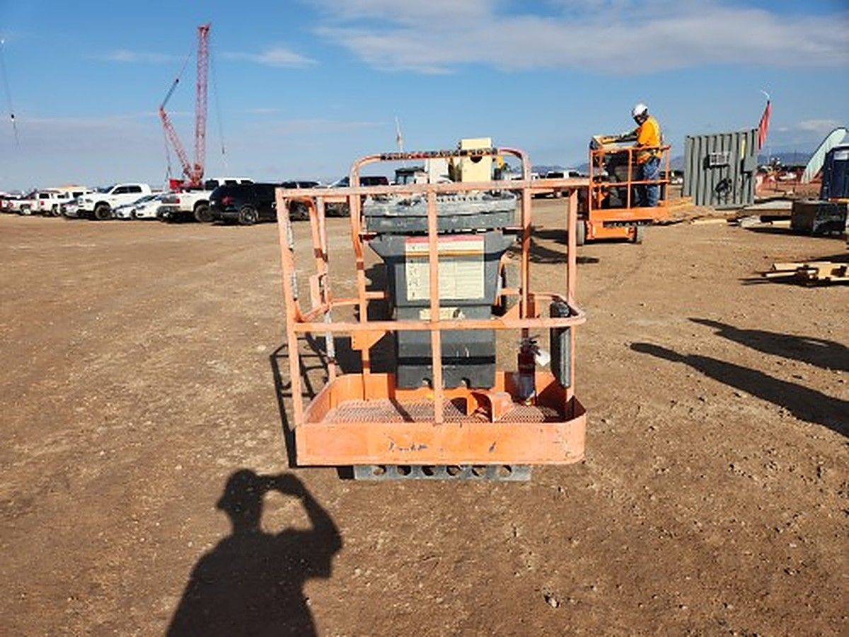 JLG E400AJPN photo 4
