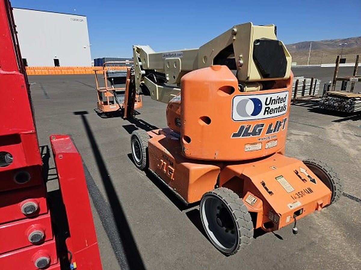 JLG E400AJPN photo 4