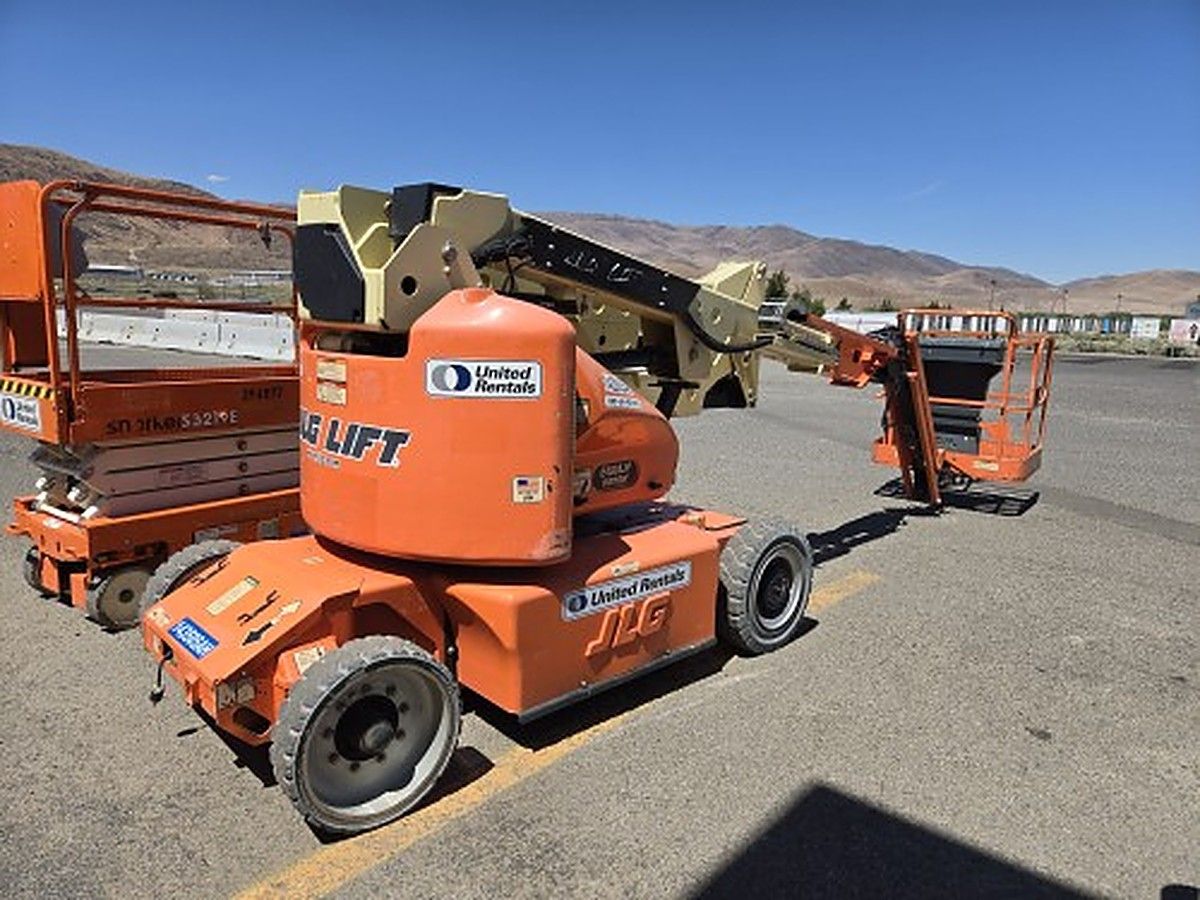 JLG E400AJPN photo 11