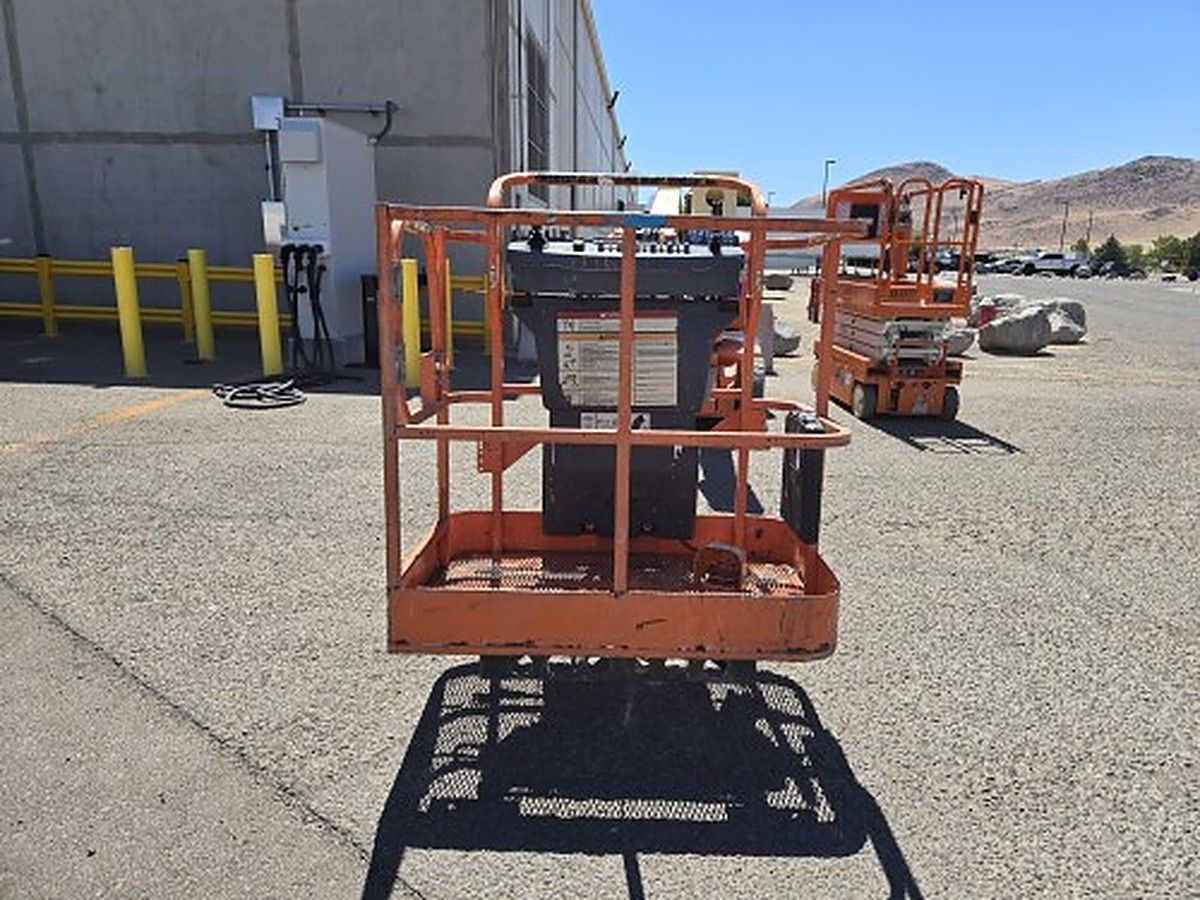JLG E400AJPN photo 8