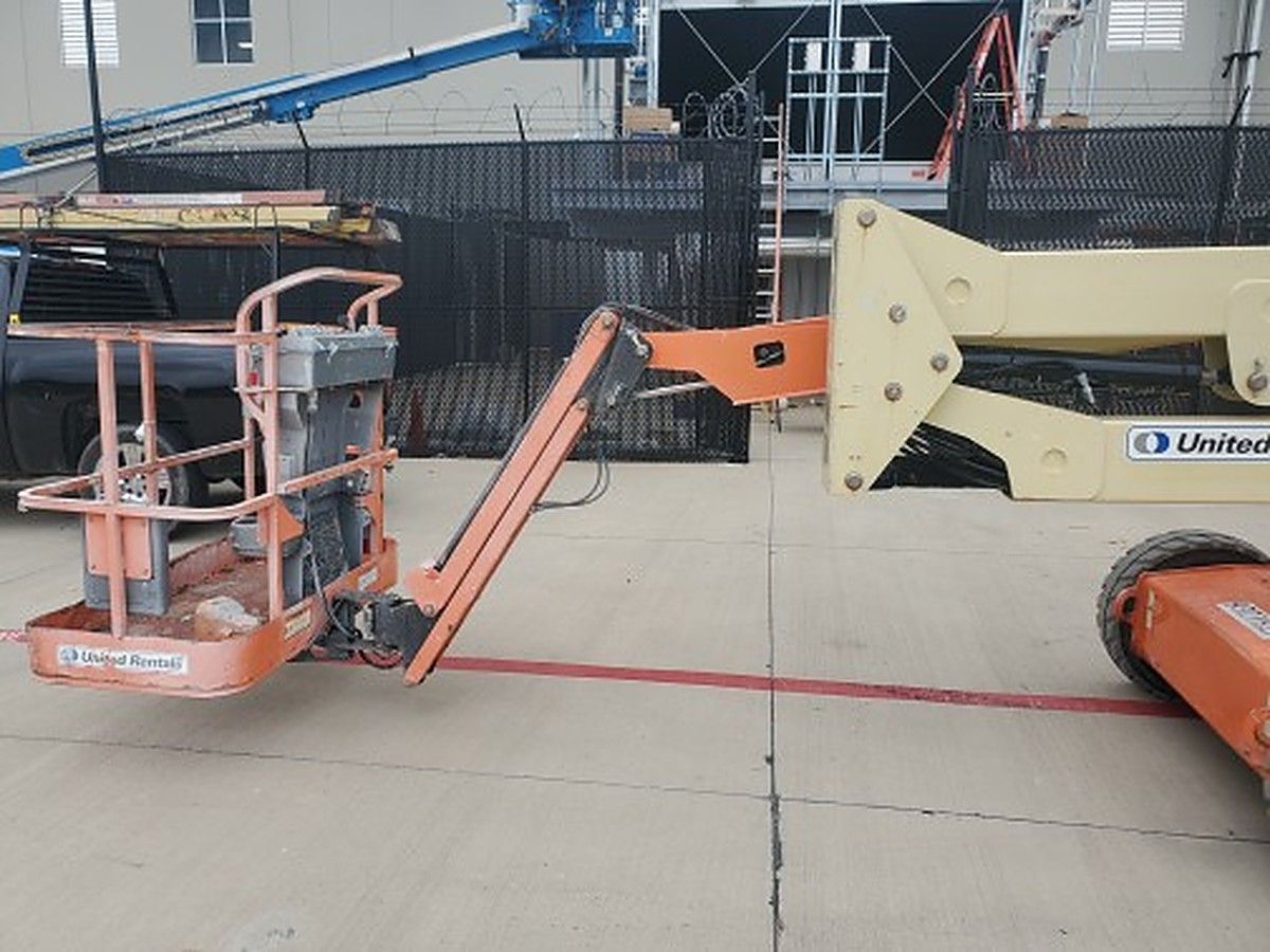 JLG E450AJ photo 4
