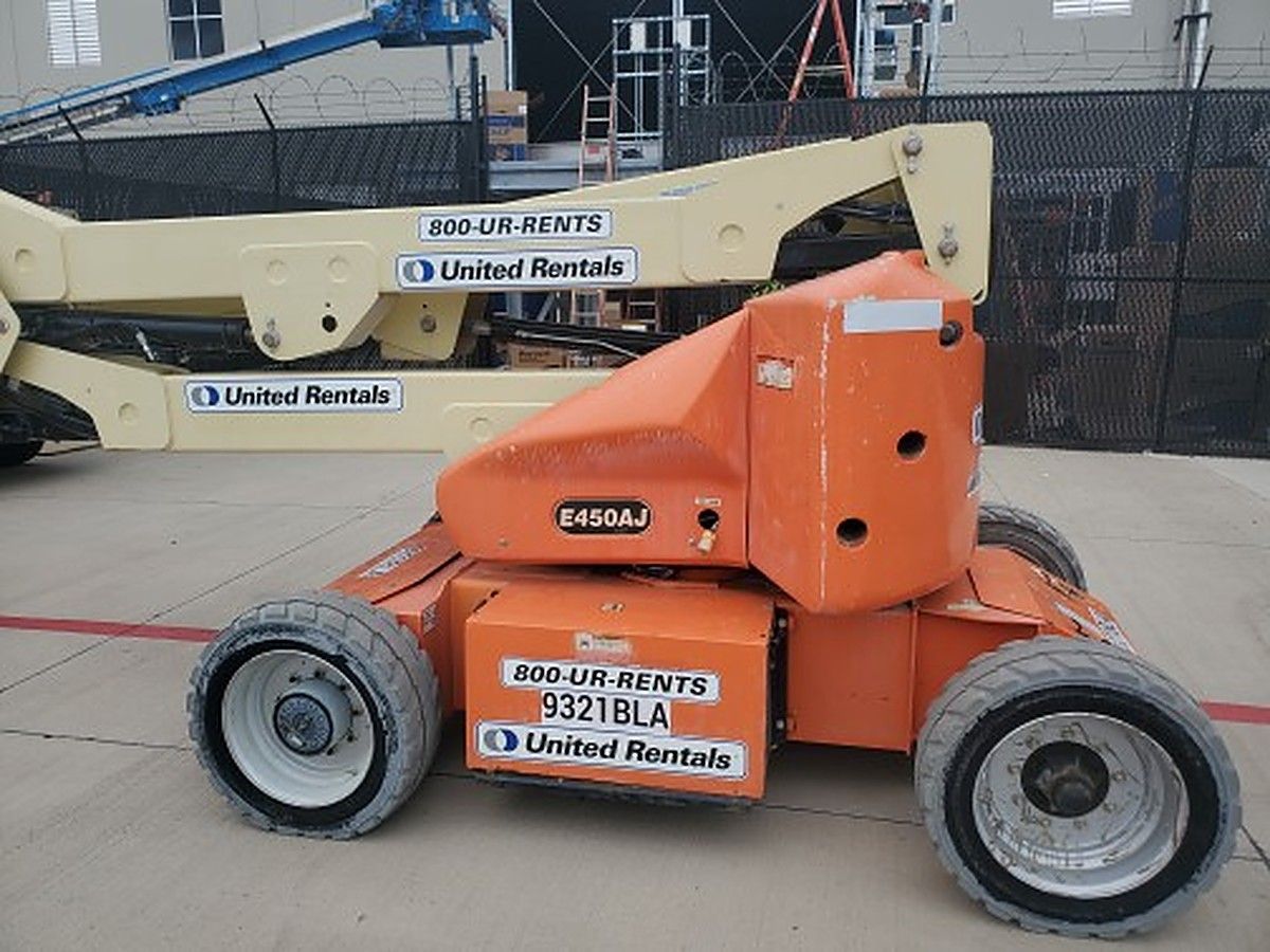 JLG E450AJ photo 5