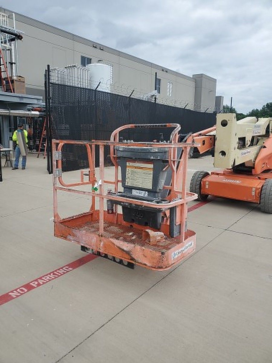 JLG E450AJ photo 6